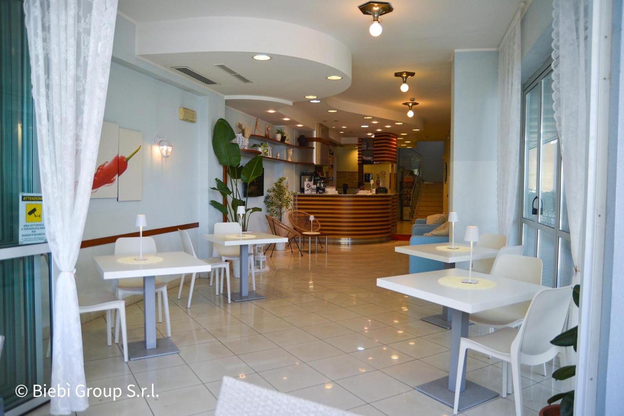 Hotel Giorg - Waterpark Included Rimini Exterior photo