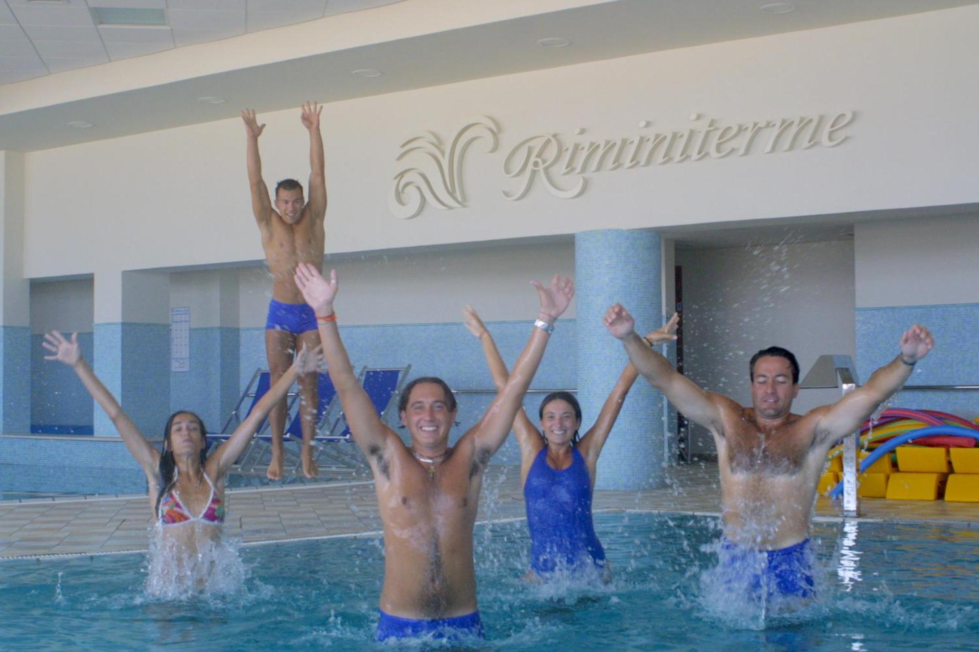 Hotel Giorg - Waterpark Included Rimini Exterior photo